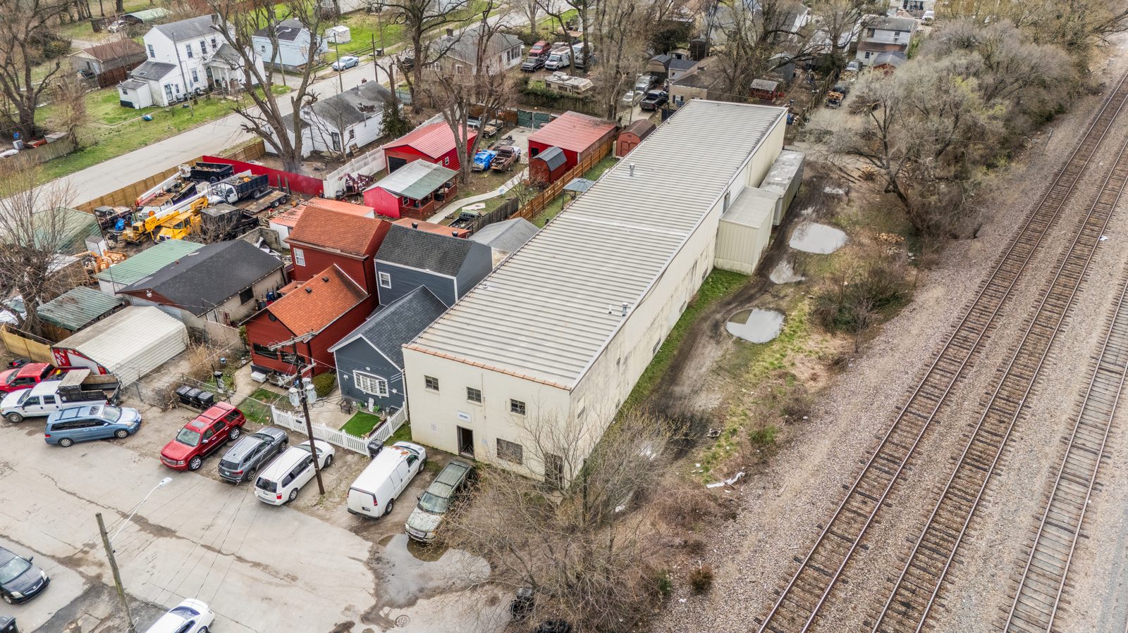 Aerial of 3012 Duncan St beside the rail line